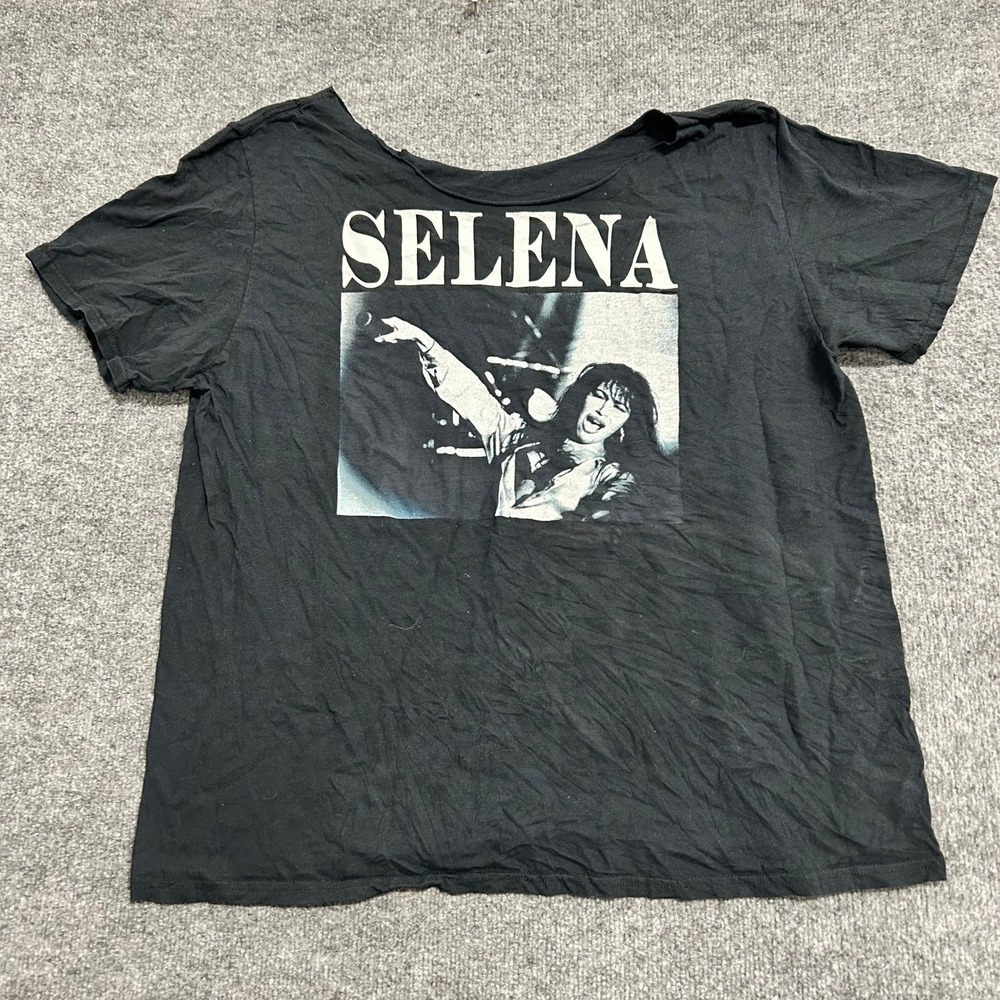 Selena Graphic T-Shirt Womens Size XL Black Cut Neckline Short Sleeve Casual Tee